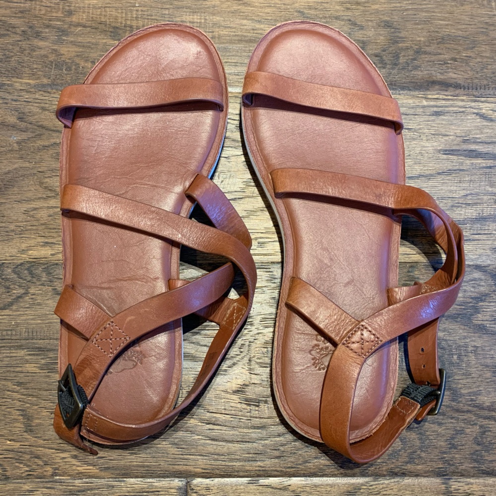 Roots Sandals Size 10